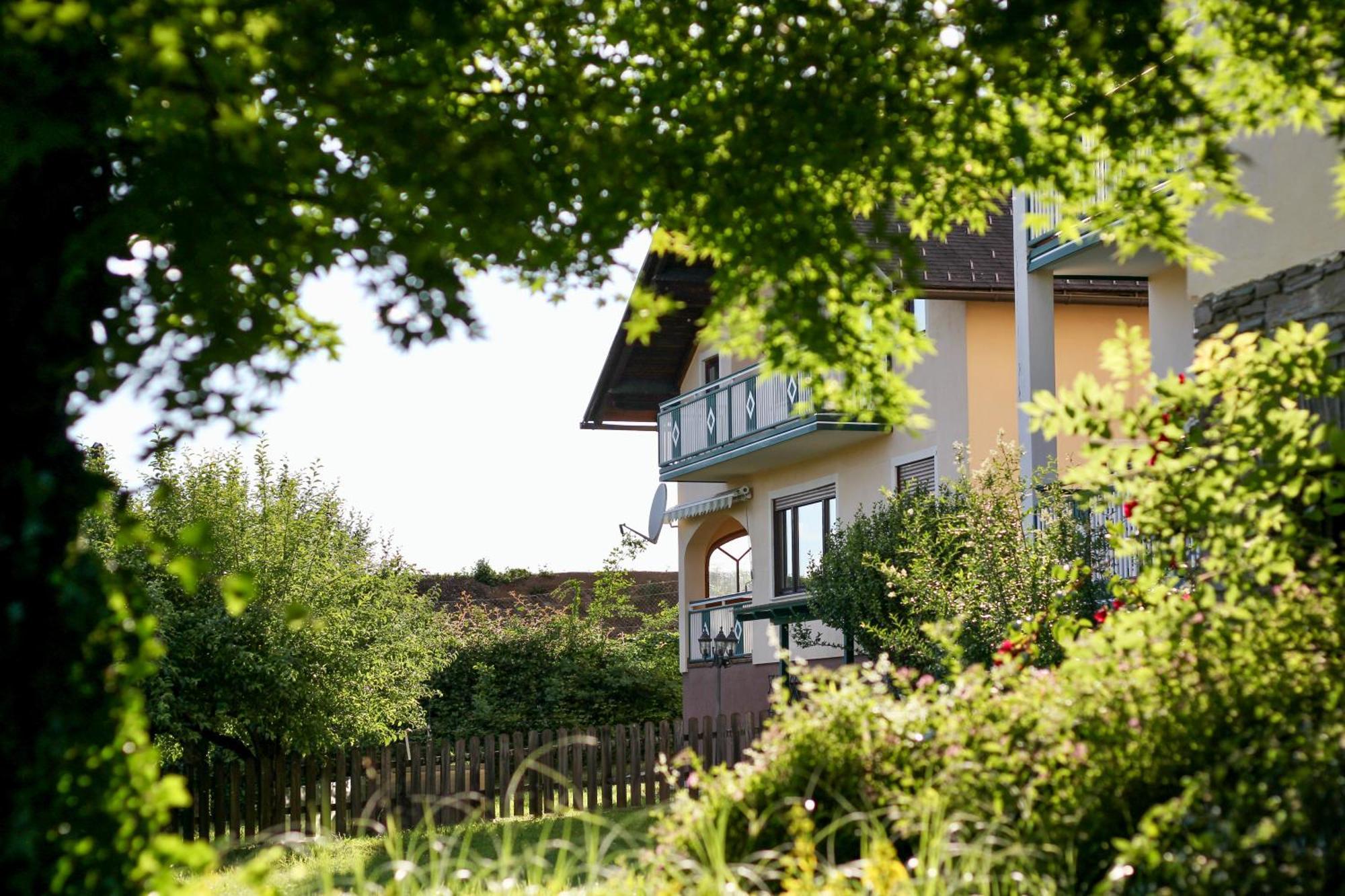 Self-Check In Apartmenthotel Seeglueck Pörtschach am Wörthersee Zewnętrze zdjęcie
